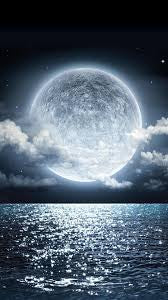 Using the moon to manifest